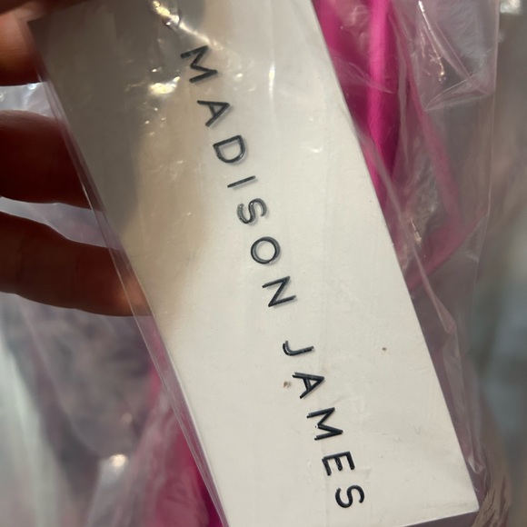 Hot pink, satin, size 0/2, formal pom dress. New - Picture 4 of 4